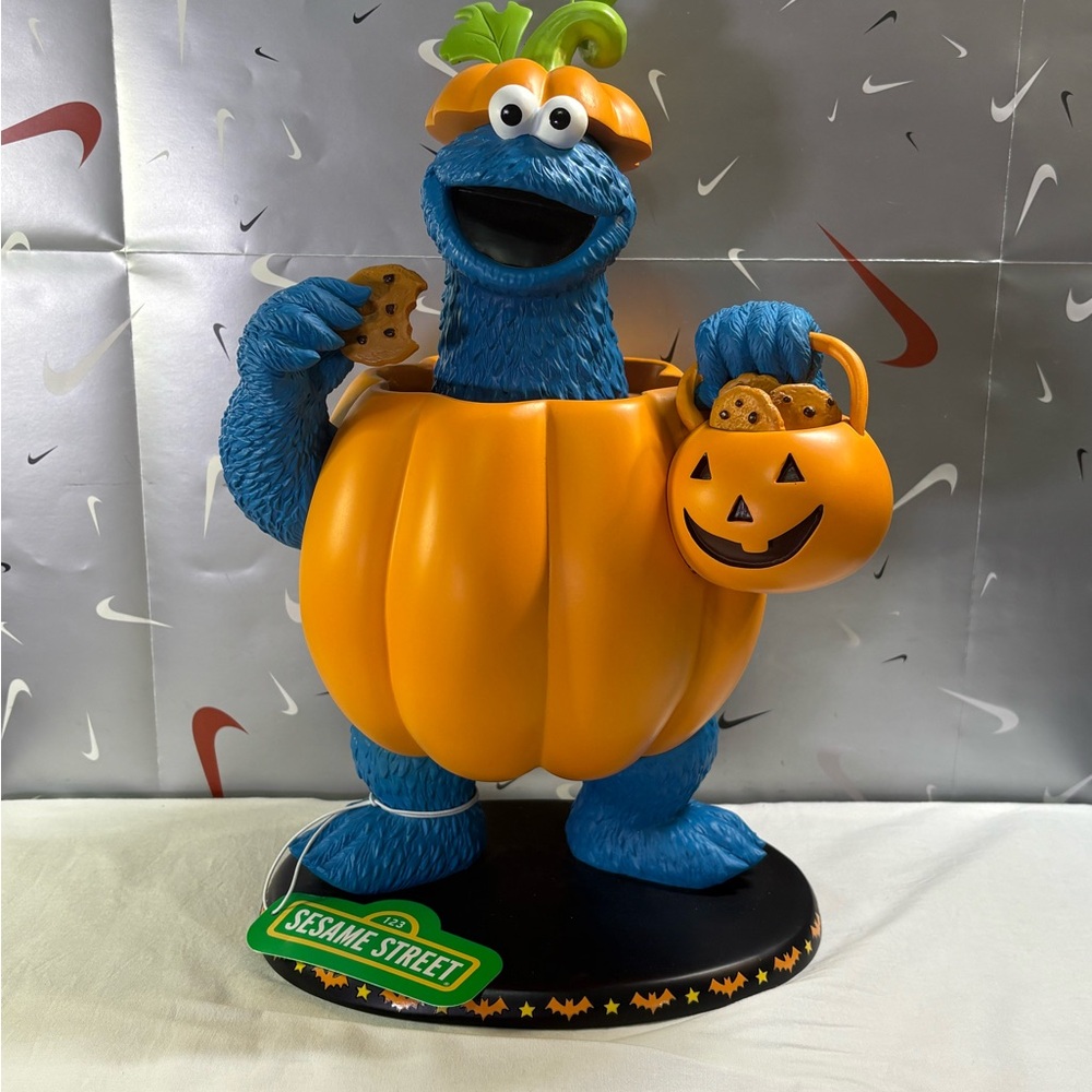 Cookie Monster Halloween Pumpkin Figure 12”Sesame Street Decor NWT